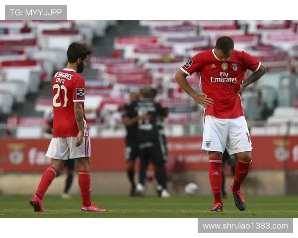 啊维斯与本菲卡的激烈对决谁能在赛场上笑到最后