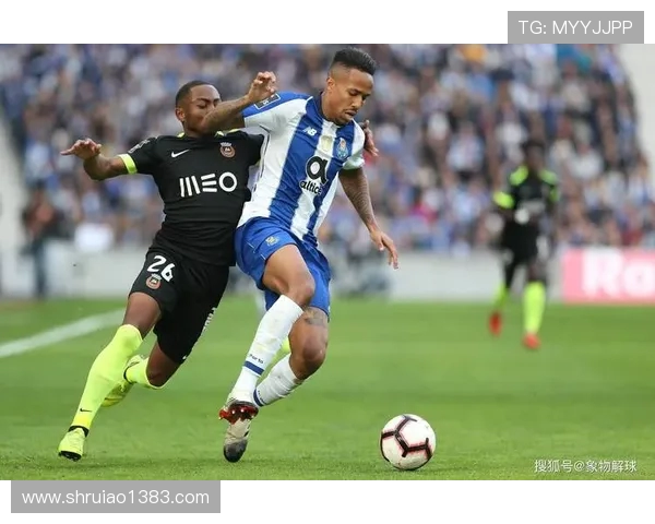 布里斯班狮吼与昆士兰的激烈对决展现足球魅力与团队精神 布里斯班狮吼与昆士兰的激烈对决展现足球魅力与团队精神