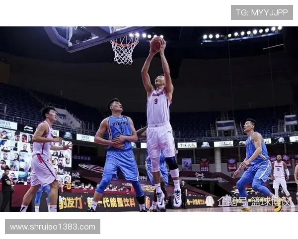 重庆篮球队与广州篮球队赛后战术分析与复盘探讨