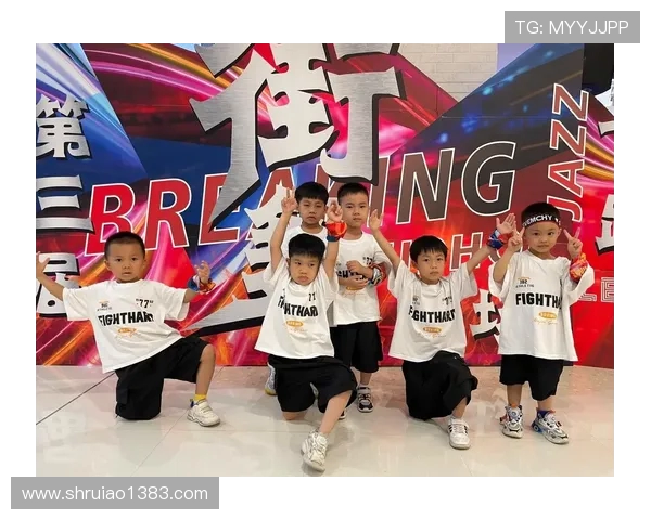 重庆街舞队的团队协作揭秘让我们一起感受街舞的魅力与激情 重庆街舞队的团队协作揭秘让我们一起感受街舞的魅力与激情