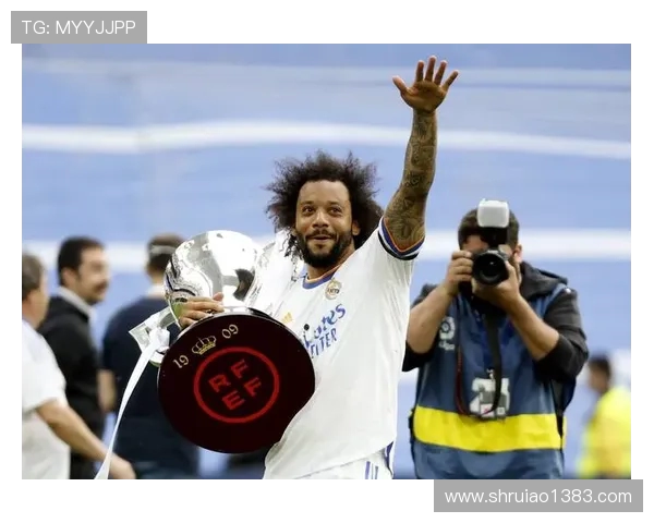 马丁内利的崛起之路:从青涩小将到足球场上的耀眼明星 马丁内利的崛起之路:从青涩小将到足球场上的耀眼明星