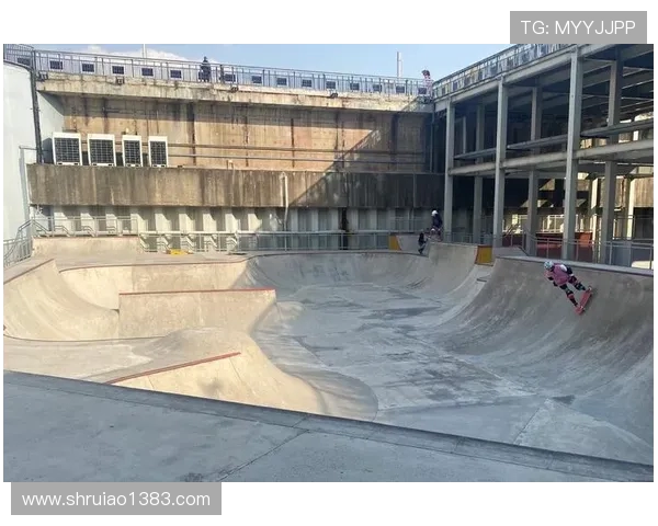 深圳滑板队与杭州滑板队赛后复盘分析比赛节奏与战术对比